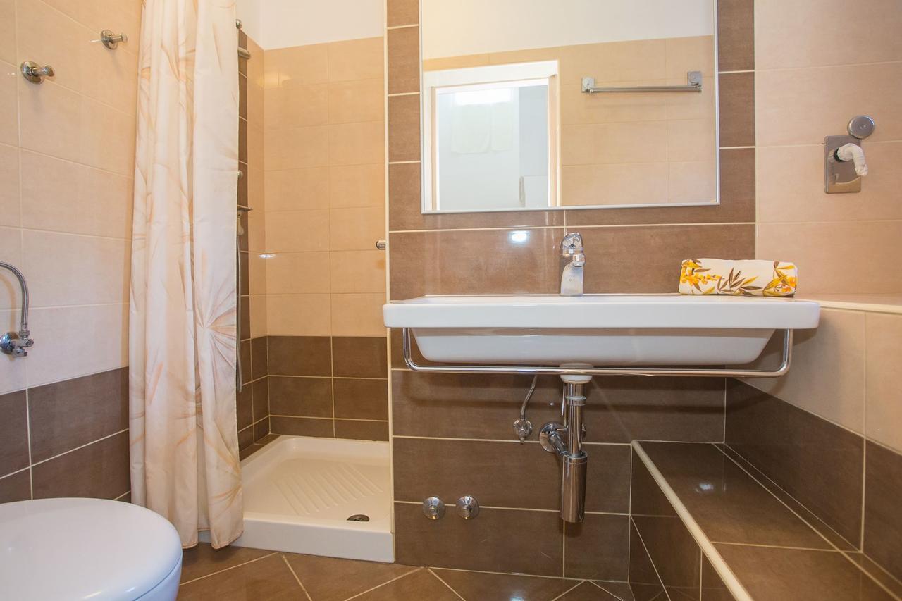 App. Fiorela Hotel Poreč Kültér fotó
